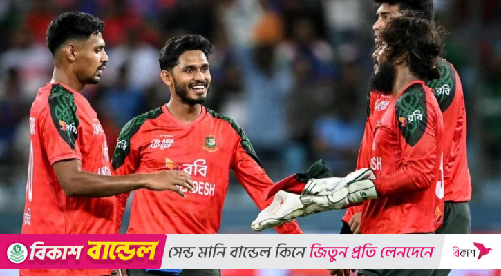 সাকিবকে ছাড়িয়ে ভারতের বিপক্ষে ইতিহাস গড়লেন মোস্তাফিজ